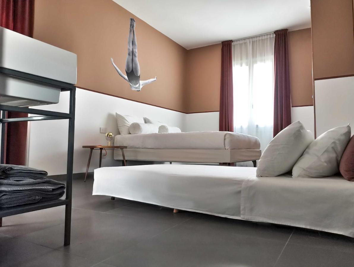 Casa Sebina - Your Design Home On The Lake - 3 Bathrooms 3 Bedrooms Дезенцано-дель-Гарда Екстер'єр фото
