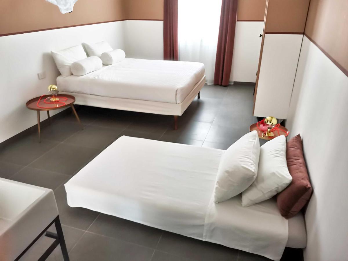 Casa Sebina - Your Design Home On The Lake - 3 Bathrooms 3 Bedrooms Дезенцано-дель-Гарда Екстер'єр фото